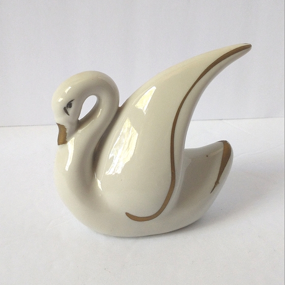 Vintage Ceramic Swan Figurine - Picture 1 of 5